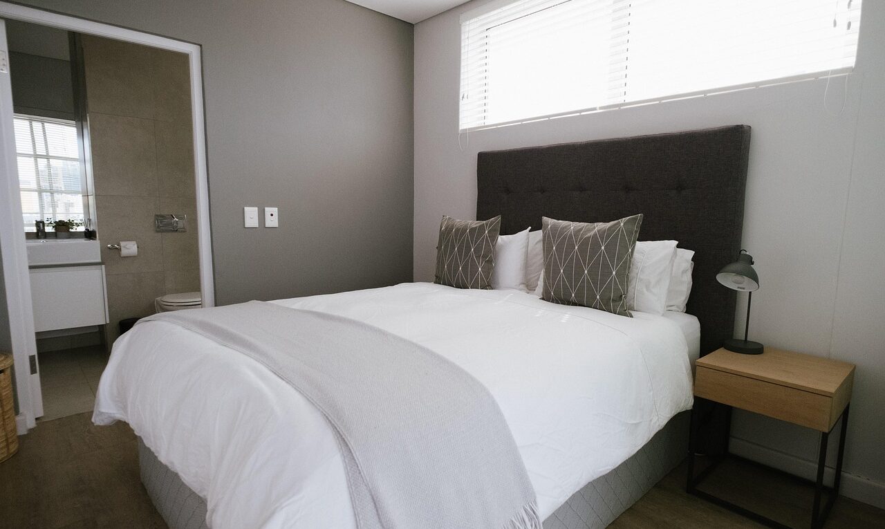 Hotel z basenem pod Warszawą jako forma wypoczynku blisko miasta